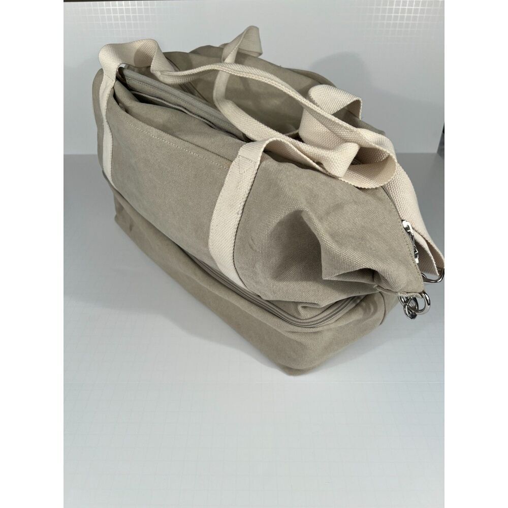 Lo & Sons Cataline Deluxe Small Weekender Bag / Duffel in Dove Grey - Picture 5 of 15